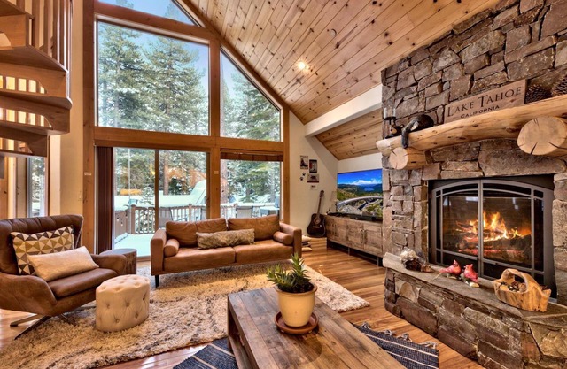 3 Living Areas, Pet Friendly, Games, Near Heavenly and Trails, 8 Guests+Kids 5 Yrs Old and Younger
