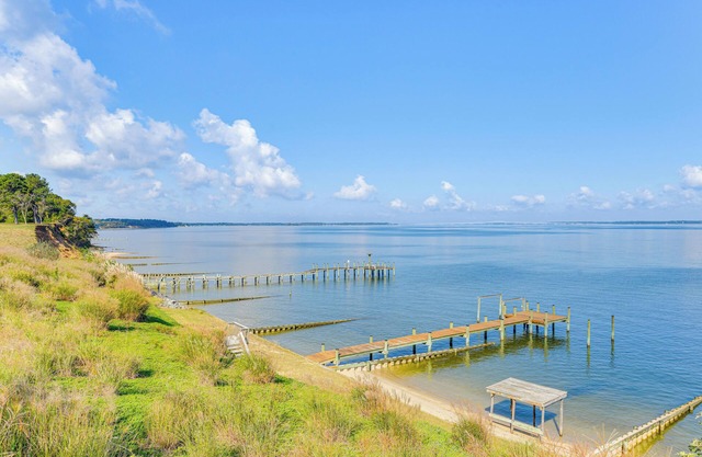 Pet-Friendly Gem w/ Private Dock in Deltaville!