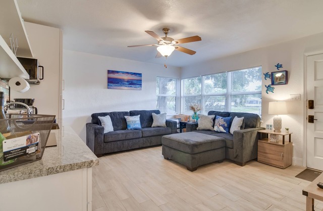Pet-Friendly Gulfport Home: Walkable Location!