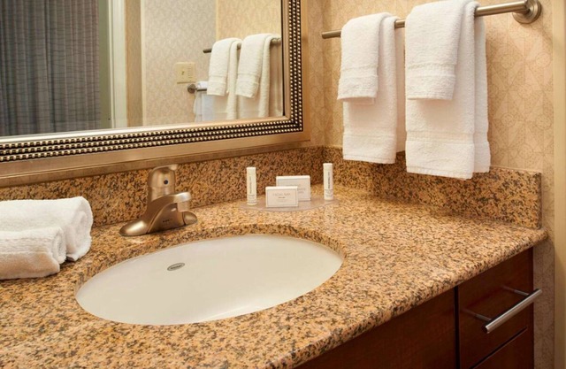 Pet-Friendly Haven, Pool, Comfort Guaranteed, 2 Classy Units!