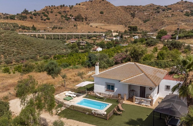 Pet friendly home in Cartama