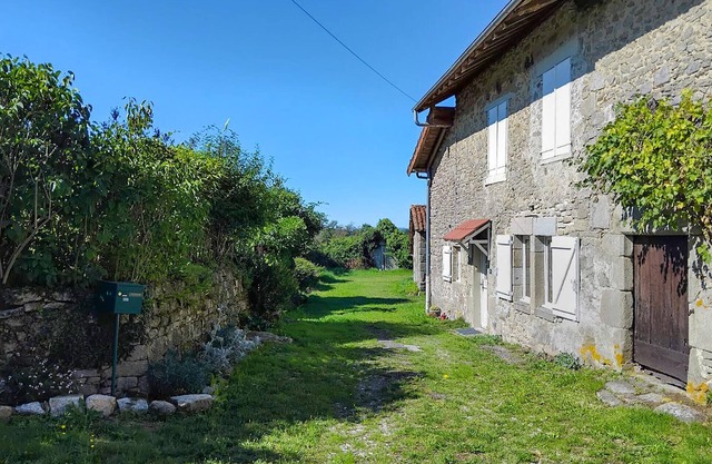 Maison acceptant les animaux à Royères avec WiFi