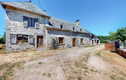 Pet Friendly Home In Sarroux - Saint Julien