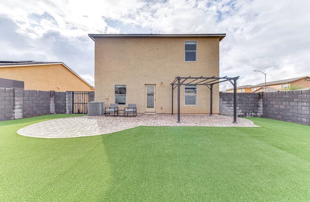 Pet-Friendly Home w/ Fenced Yard in Florence!