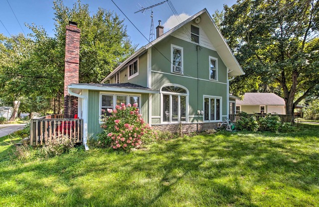 NOUVEAU! Pet-Friendly Home w / vue sur le lac Delavan!