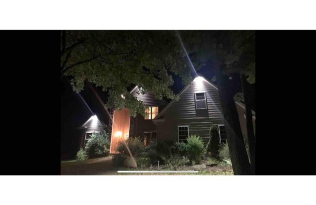Pet Friendly Home wooded setting 3000 Sq ft