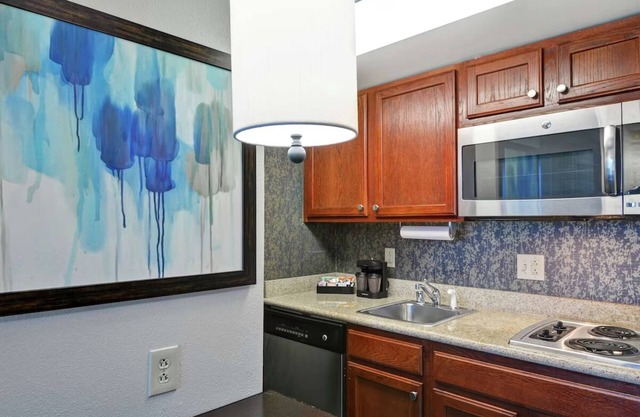 Pet-Friendly Hotel Unit w/Seasonal Pool, BBQ & Free Parking