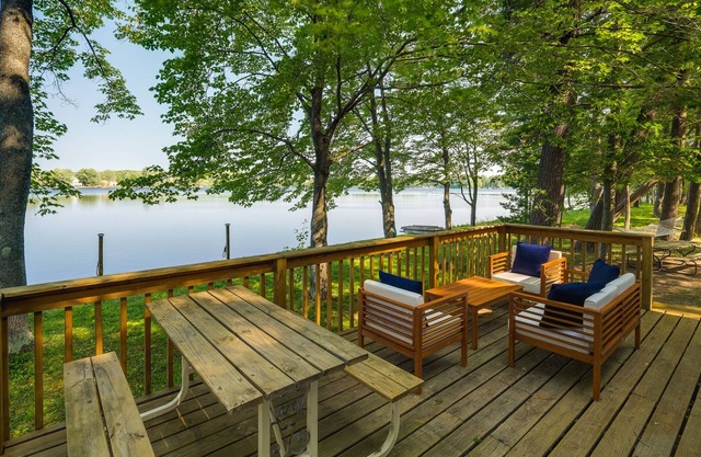 Pet-Friendly Kalkaska Cottage on Lake Crawford!
