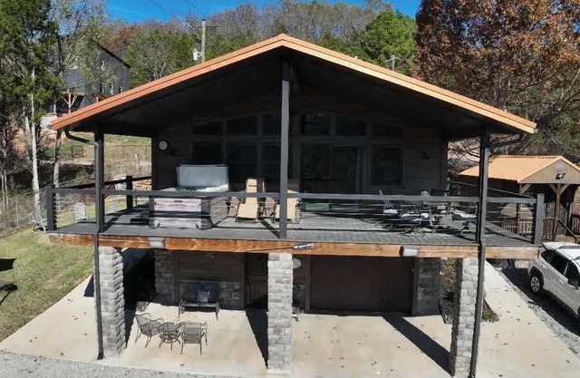 Pet Friendly, Lake Access, Hot Tub, New Cabin