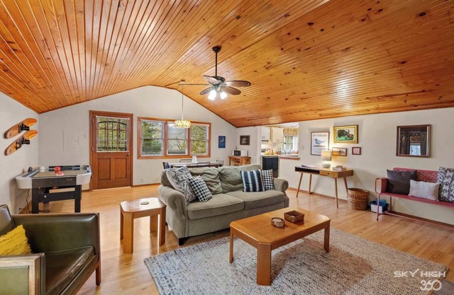 Lakeview Cabin on Beaver w/ Huge Deck & Firepit