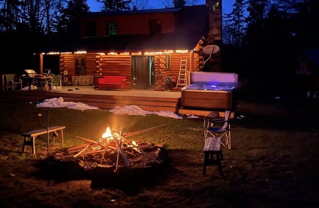 Nouvelle liste! Cabane en rondins animaux de compagnie près du mont. Neige et Stratton Mtn