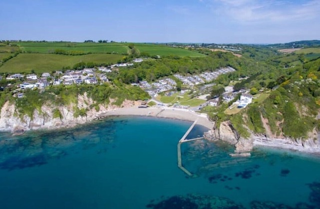 Pet Friendly Millendreath Holiday Let- Looe.