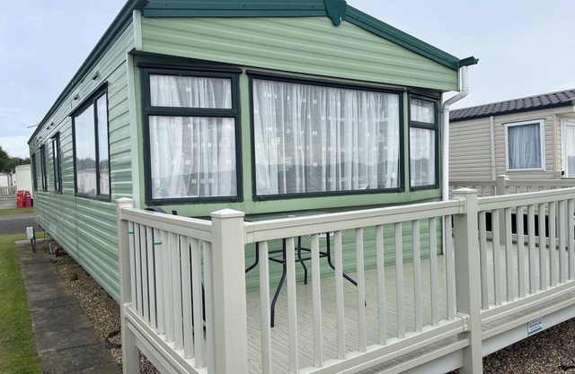Pet Friendly - Caravan Park Skegness 4 Bed