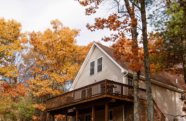 Cozy Mountainside Chalet w/ Gas Fireplace, Deck, & Sunset Views