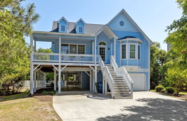 Pet Friendly, Oceanside Interior Home Private Pool, Golf Cart, and Easy Access.