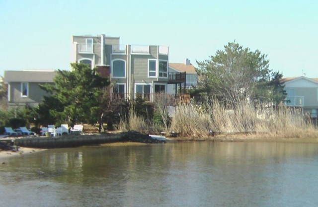 Pet Friendly. Ocean and Bay Views. Wi/Fi. Rooftop Deck. Beach Badges. Streaming TVs. Deck..