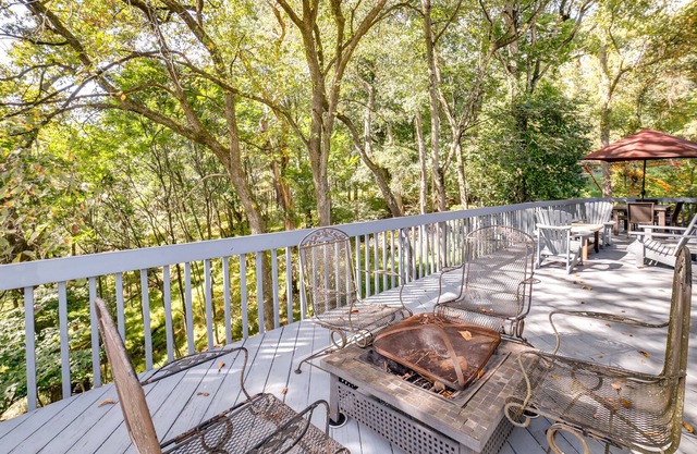 Pet-Friendly Pennsylvania Abode - Deck & Fireplace