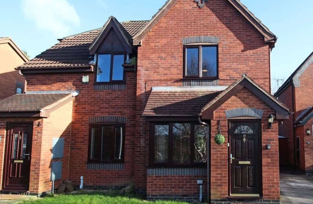 The Barwoods - Modern Spacious Home in Chester - Parking
