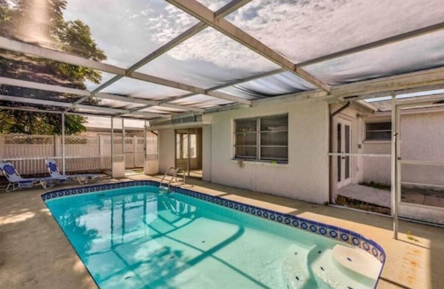 Pet friendly pool house 10 min from Hudson beach