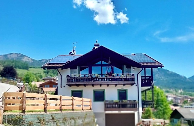 L'appartement Pozza NE, avec vue sur les montagnes, est adapté aux animaux domestiques.