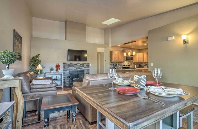 Pet-Friendly Prescott Townhome w/ Fireplace!