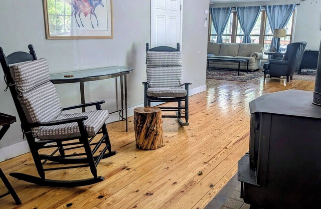 Pet Friendly, Private Home in The BlueRidge Mountains