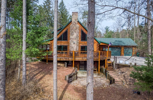 Pet friendly, Private Lot - Richmond Waupaca Cabin