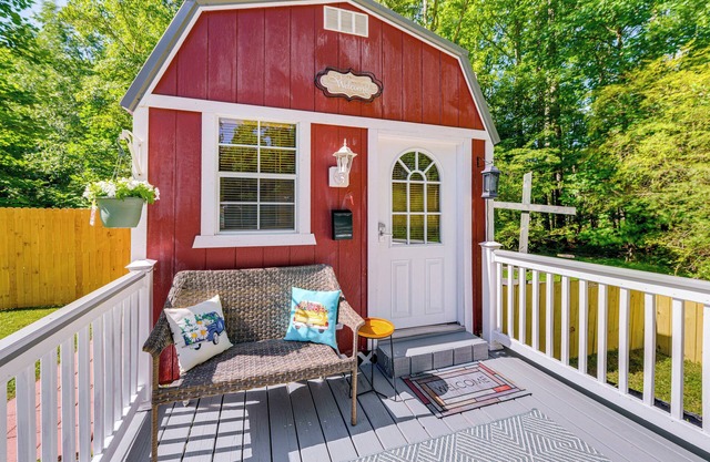 Pet-Friendly Raleigh Tiny Home w/ Patio