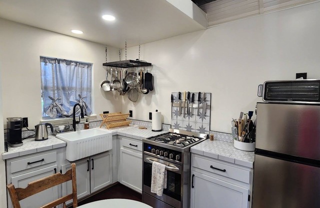 Pet-Friendly Relaxed Tiny Cottage