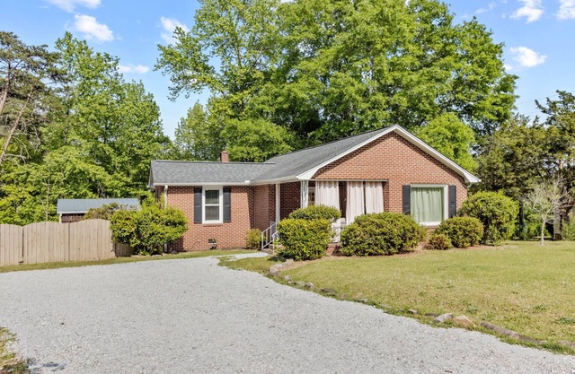 Pet-Friendly Retreat: Porch, Fire Pit, Workspace