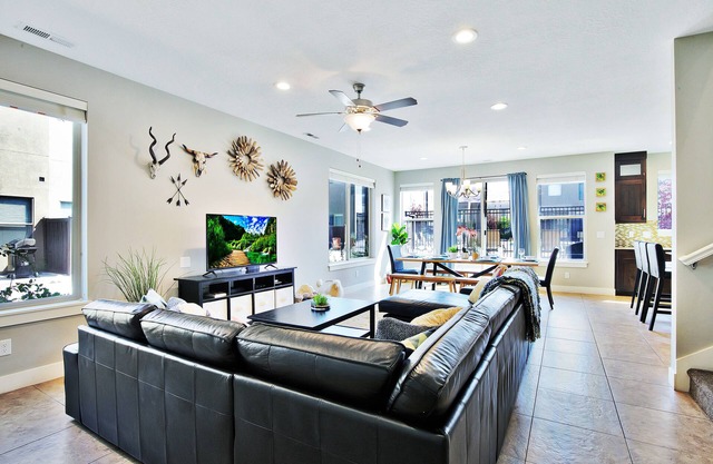 Pet Friendly | Same Day Bookings | Townies | Poolside | EPA Cleaning 432
