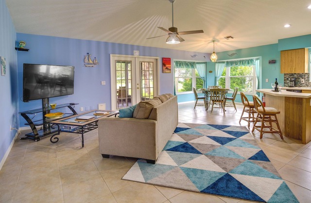 Pet-Friendly Sebastian Home: w/ Porch + Lake View!