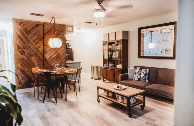 Animaux acceptés Soundside Eclectic Beach Cottage