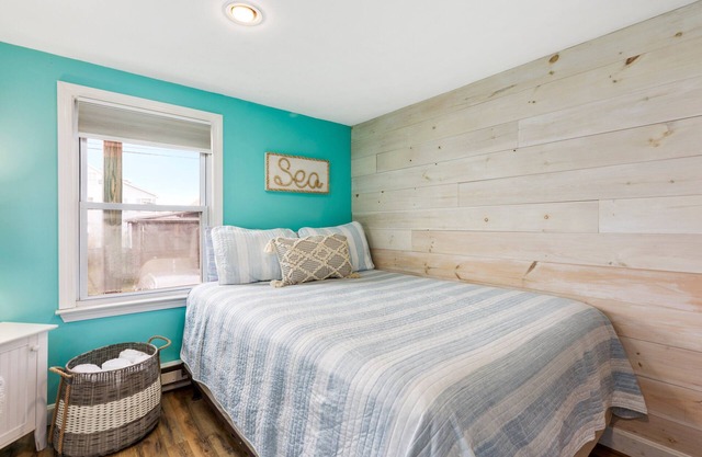 Récemment rénové 2 BR Beach House - À quelques pas de la plage!