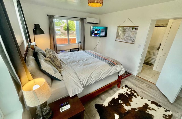 Pet-Friendly Suite w/ Fenced Garden, HotTub, Sauna