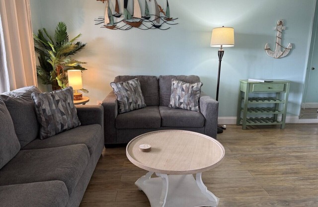 Coastal Hideaway – Vacation Your Way!
