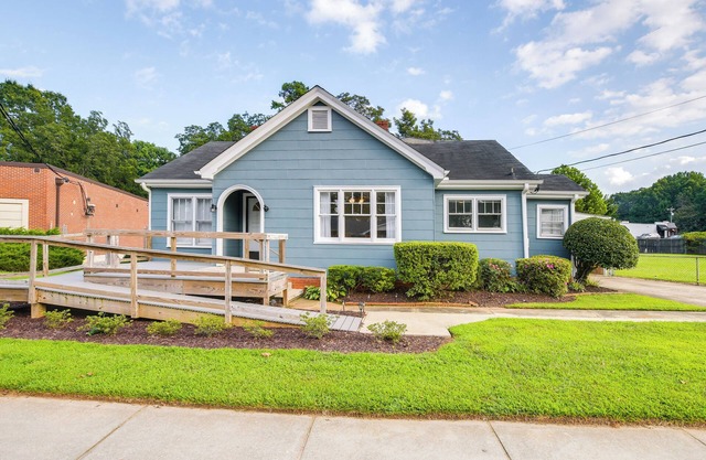 Pet-Friendly Travelers Rest Home w/ Covered Patio