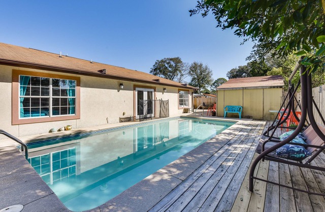 Pet-Friendly Fort Walton Beach Home: 4 Mi to Ocean