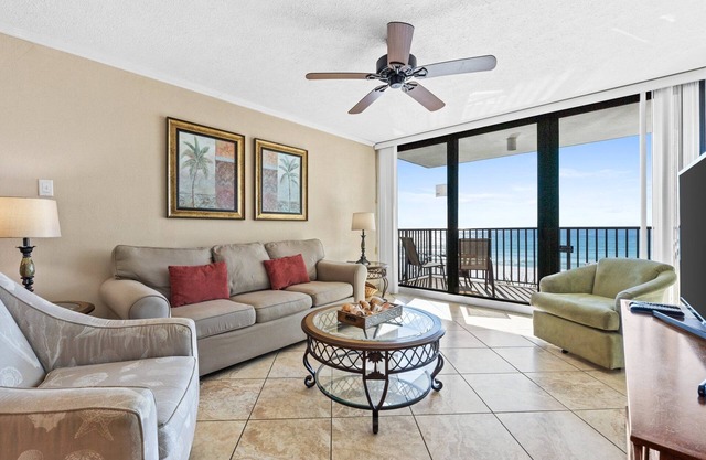 PET FRIENDLY! Stay Right on the Beach! - PW402