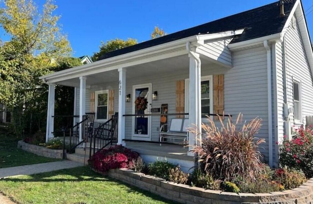 KentuckyHorsePark-10mins, Fire Pit, Luxurious beds, Peloton, Bourbon Trail Start