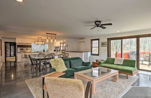NEW! Pet-Friendly Woodbury Cottage w/ Heated Pool!