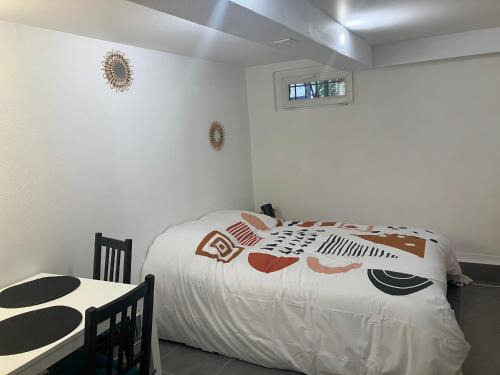 Petite Chambre avec SdB partagée