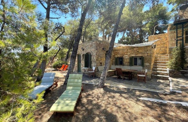 PETRINO2, UNE FANTASTIQUE MAISON LERIAN EN PIERRE DE CONSTRUCTION TRADITIONNELLE