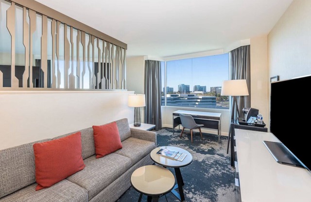 Pets Allowed & Onsite Pool, 3 Junior King Suite at Grand Bay San Francisco Hotel