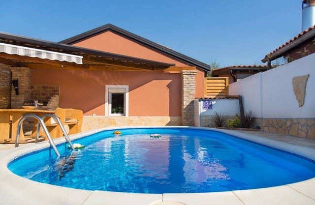 Animaux acceptés Maison de vacances Danny avec piscine