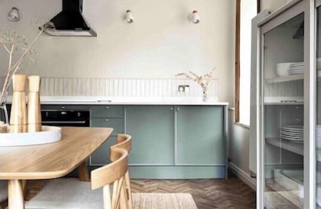 Peverel House, Tideswell. Sleeps 4, Dog Friendly