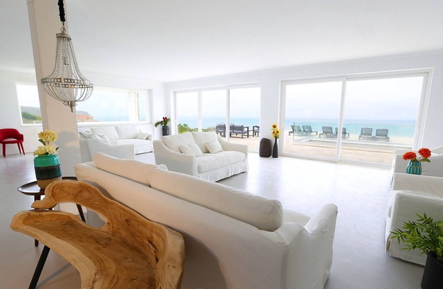 PG Beach House - Luxury Front Sea View, toute nouvelle maison familiale