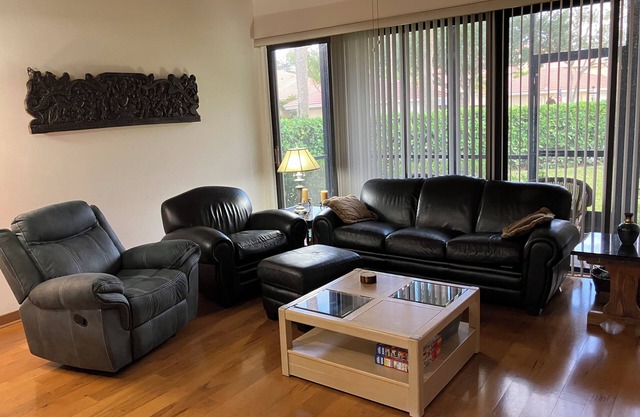 PGA National Patio Home, 2 bedrooms with 1 car garage