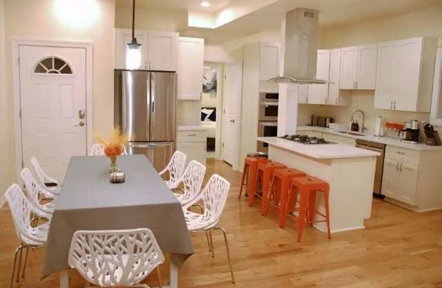 PGH Jewel - Modern All New 5B/5B, Near Downtown, Private Parking