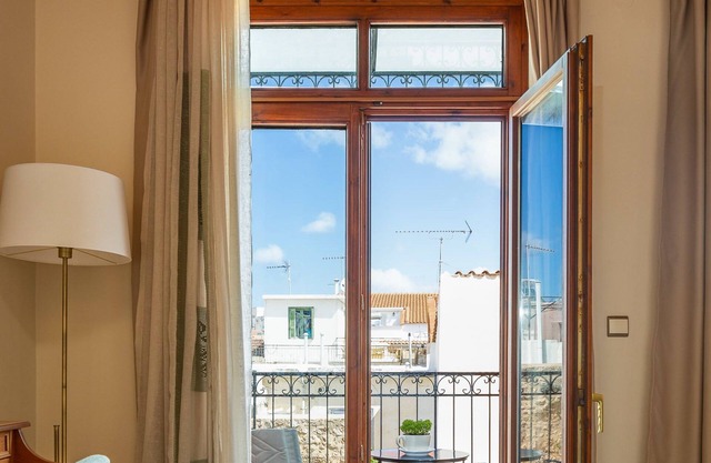 Phaedra Suites